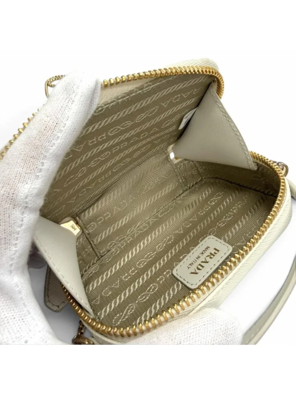 Prada brand actual